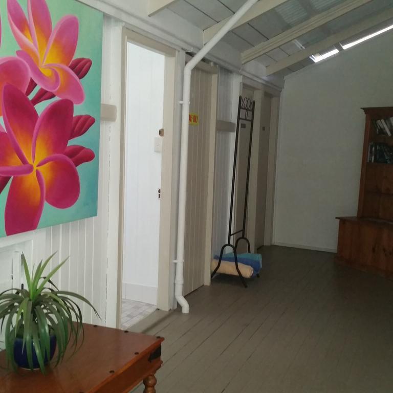 Joes Waterhole Hotel Eumundi Exterior photo