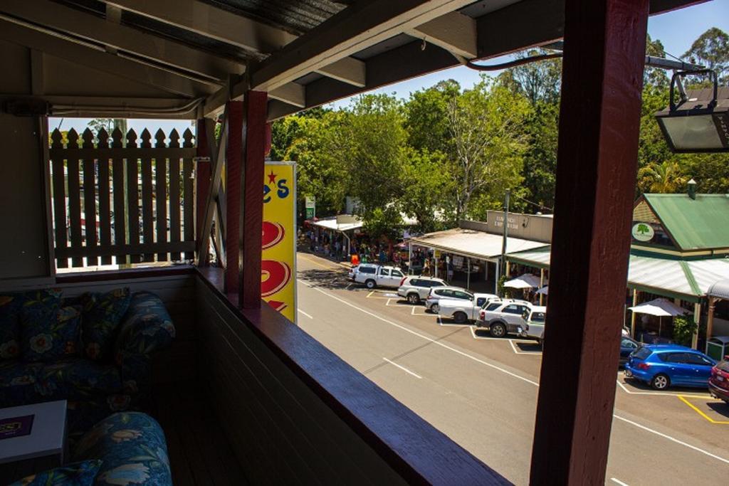 Joes Waterhole Hotel Eumundi Exterior photo